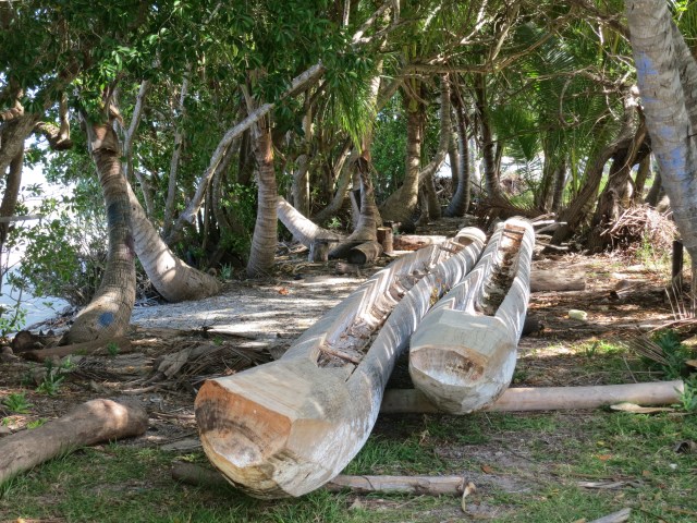 An alcove near the Bae de Saint-Joseph, where locals continue to build traditional canoes.